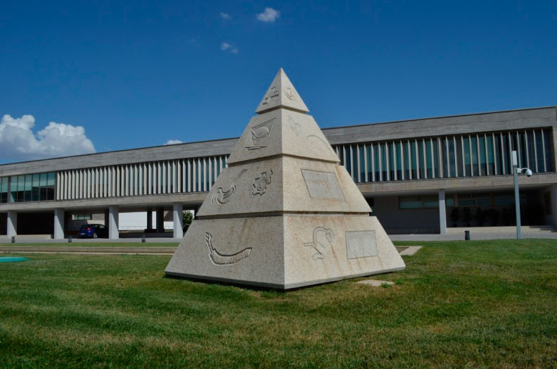 Exterior pyramid of the Jesús Usón Minimally Invasive Surgery Center in Cáceres